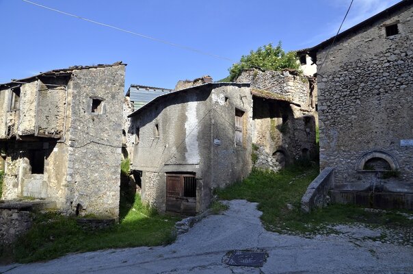 002 Corvaro vecchia.JPG